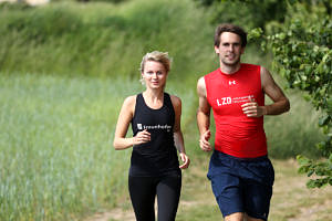 The FitnessSHIRT in action. (Image: Fraunhofer/Kurt Fuchs)