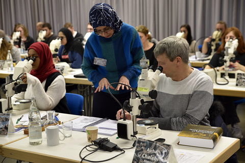 The active scientific exchange is characteristic of the Flügel Course. (Image: FAU/Christina Dworak)