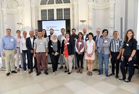 group picture of all participants and members of the jury