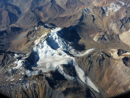 Whilst glaciers in the Central Andes south of Santiago de Chile have lost considerably less mass than previously presumed, the glaciers may still disappear entirely from this region in the foreseeable future. This would have serious consequences for the people there, who rely on the glacier melt water. (Image: FAU/Matthias Braun)