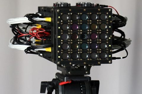 The prototype of the high-resolution multi-spectral camera developed by a research team at the Chair of Multimedia Communications and Signal Processing at FAU: 5x5 cameras combine spatial, temporal and spectral resolution.