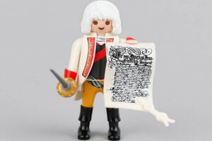 Anyone who registers as a new member of the FAU Community on 4 November 2023 can win an (almost) life-size Playmobil Margrave.