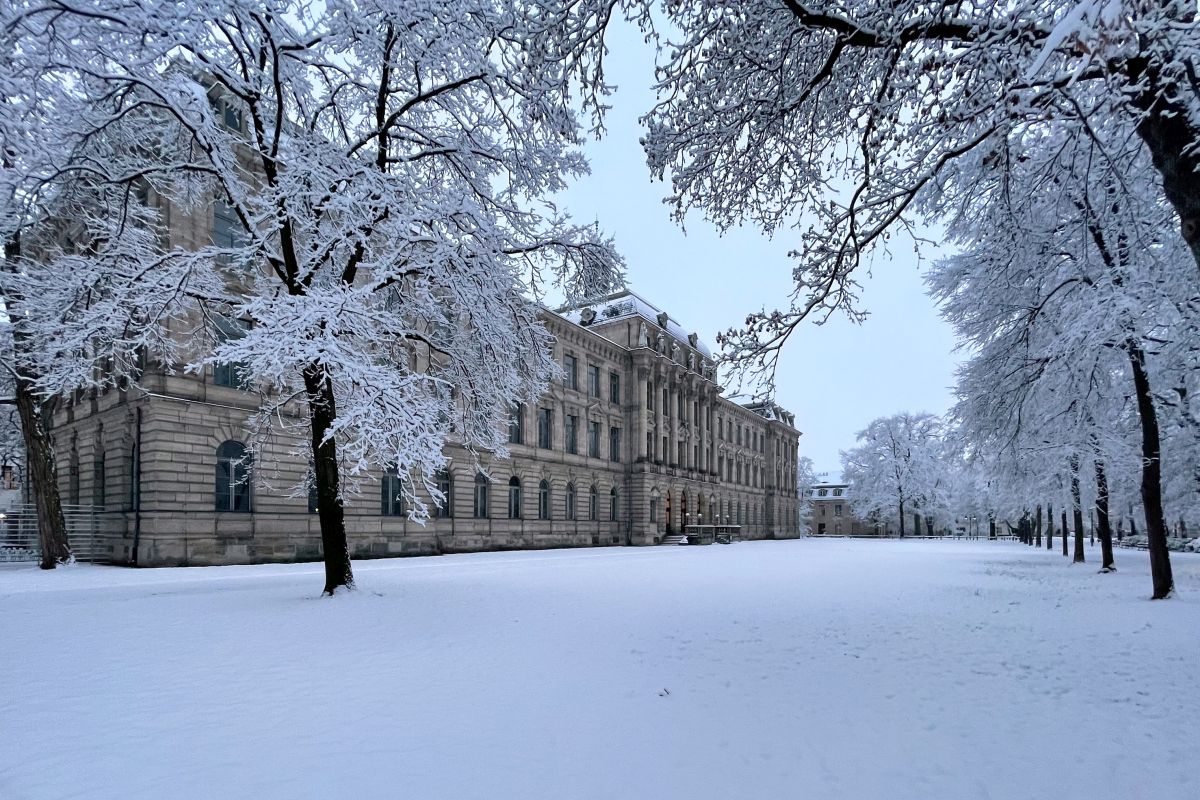 Kollegienhaus in the snow