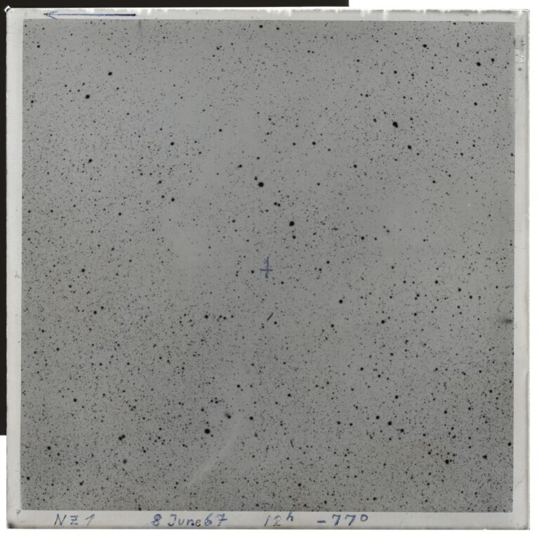 Web archive with astronomical photographic plates goes online