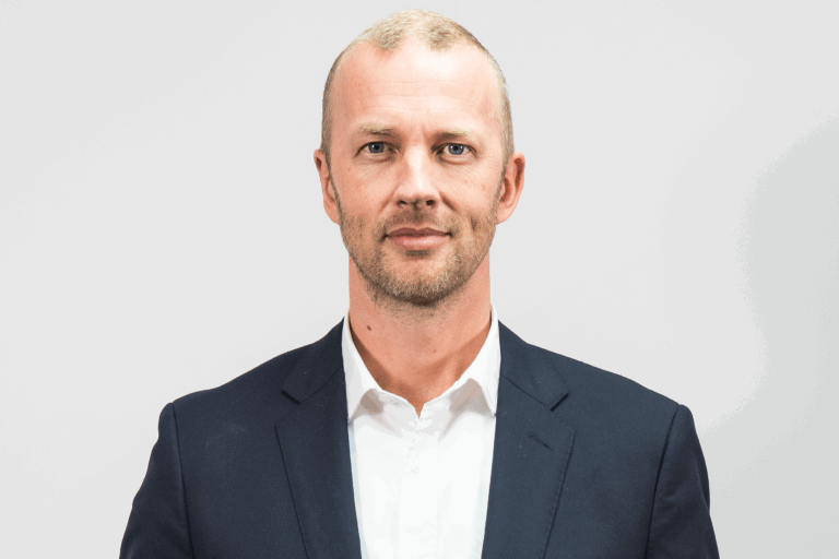 Interview: FAU Alumnus Niels Rossow, commercial director of 1. FC Nürnberg