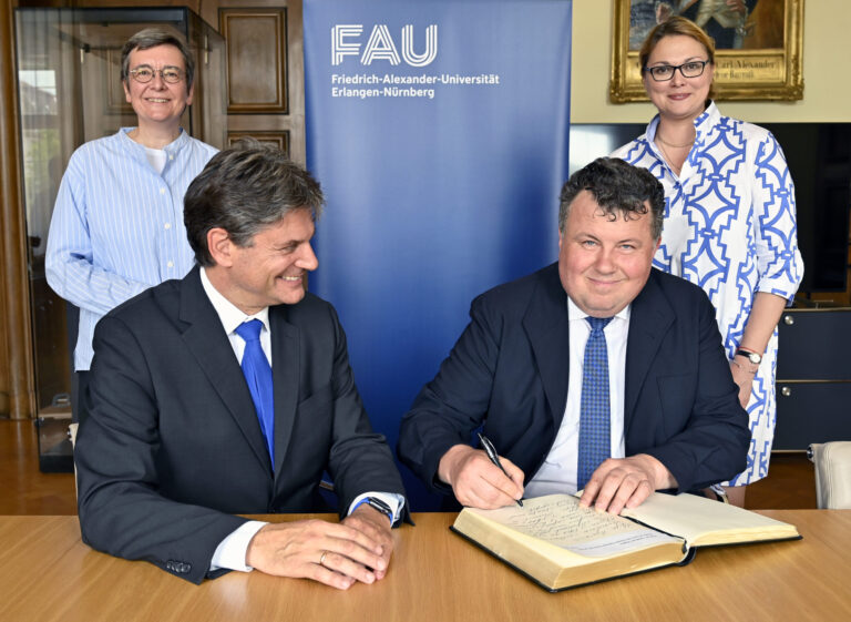 FAU concludes cooperation agreement with National University in Kyiv