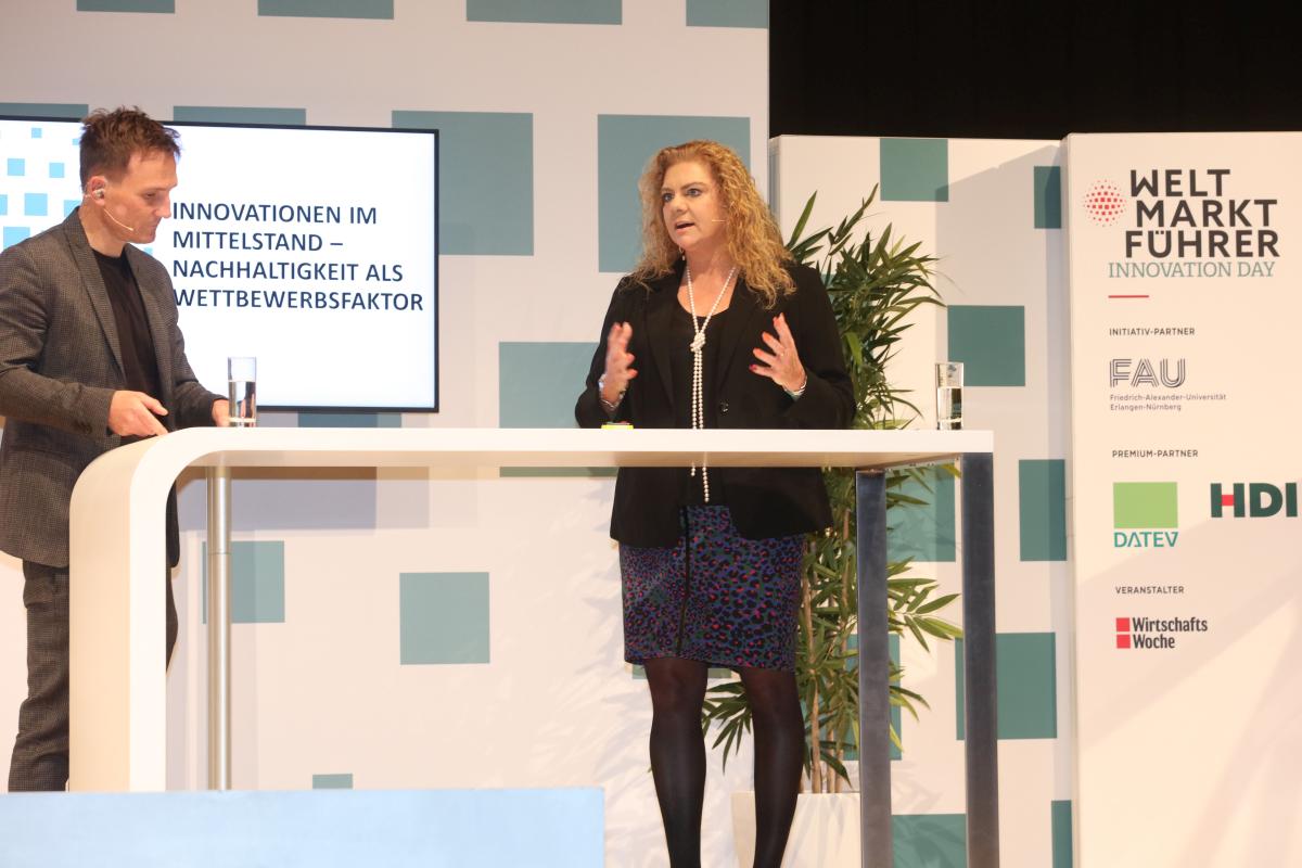 Depicted: On stage, Prof. Sabina Jeschke, member of the CxO Council of FAU and former chairwoman for digitization and technology at Deutsche Bahn