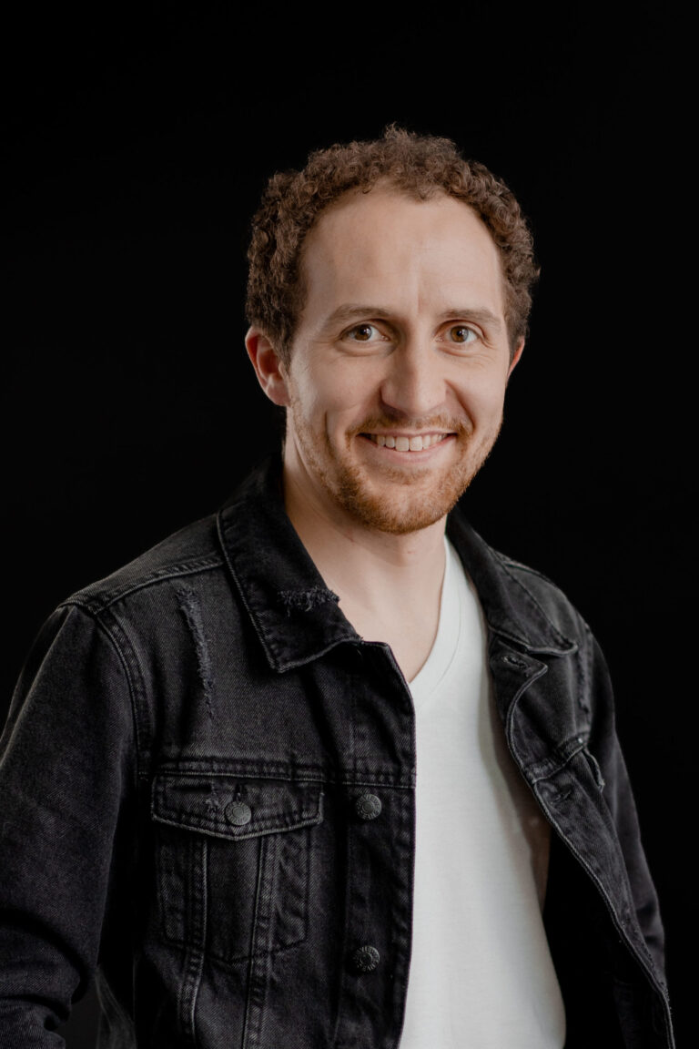 Alumni interview with Sebastian Wendl, presenter with Radio Gong 97.1 and stadium announcer at 1. FCN