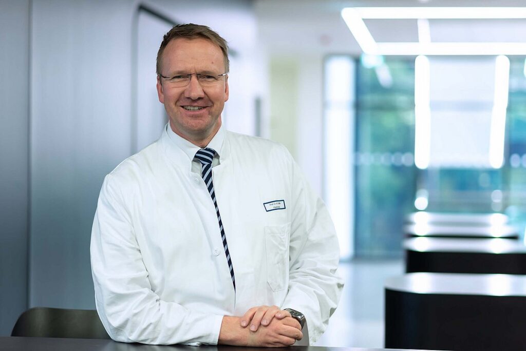 Prof. Dr. Mario Schiffer leitet seit 2018 die Medizinische Klinik 4 – Nephrologie und Hypertensiologie des Uniklinikums Erlangen. (Foto: Michael Rabenstein/Uniklinikum Erlangen)