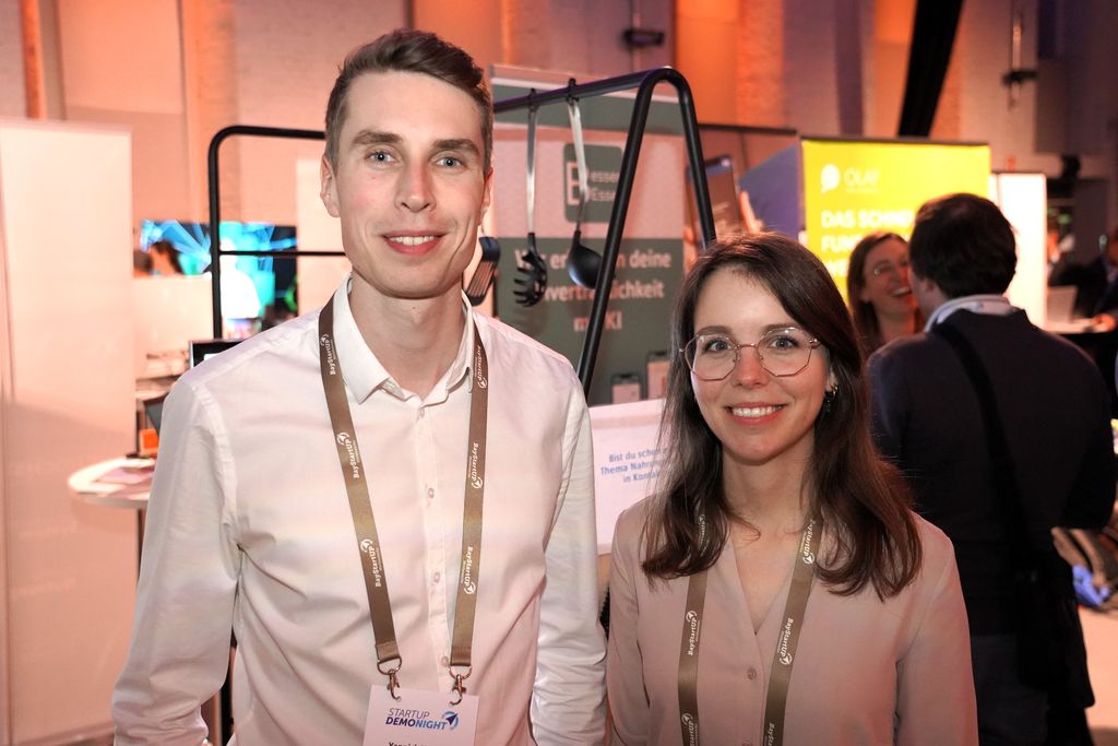 Pauline Nöldemann and Yannick Wiesner are FAU alumni. From October 2021 to September 2023 they studied the Master International Information Systems. (Foto: StMWi)