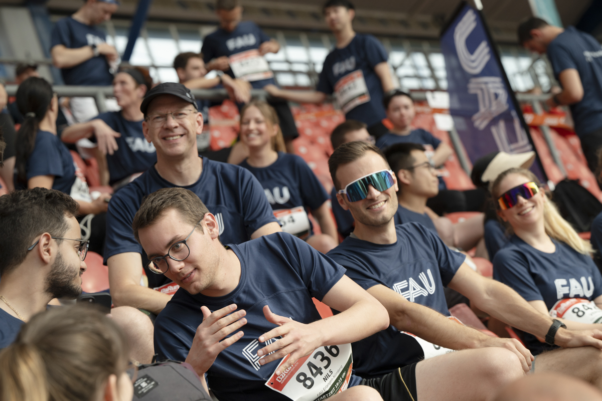 The FAU running team waiting at the B2Run in Nürnberg.