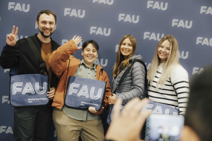 Students at the first semester welcome event of the Friedrich-Alexander-Universität Erlangen-Nürnberg 2024 in Erlangen