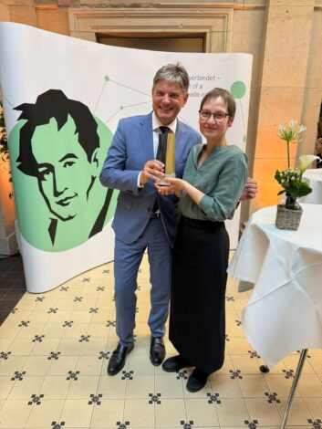 FAU President Prof. Dr. Joachim Hornegger and Prof. Dr. Eva Pils at the award ceremony of the Alexander von Humboldt Foundation.