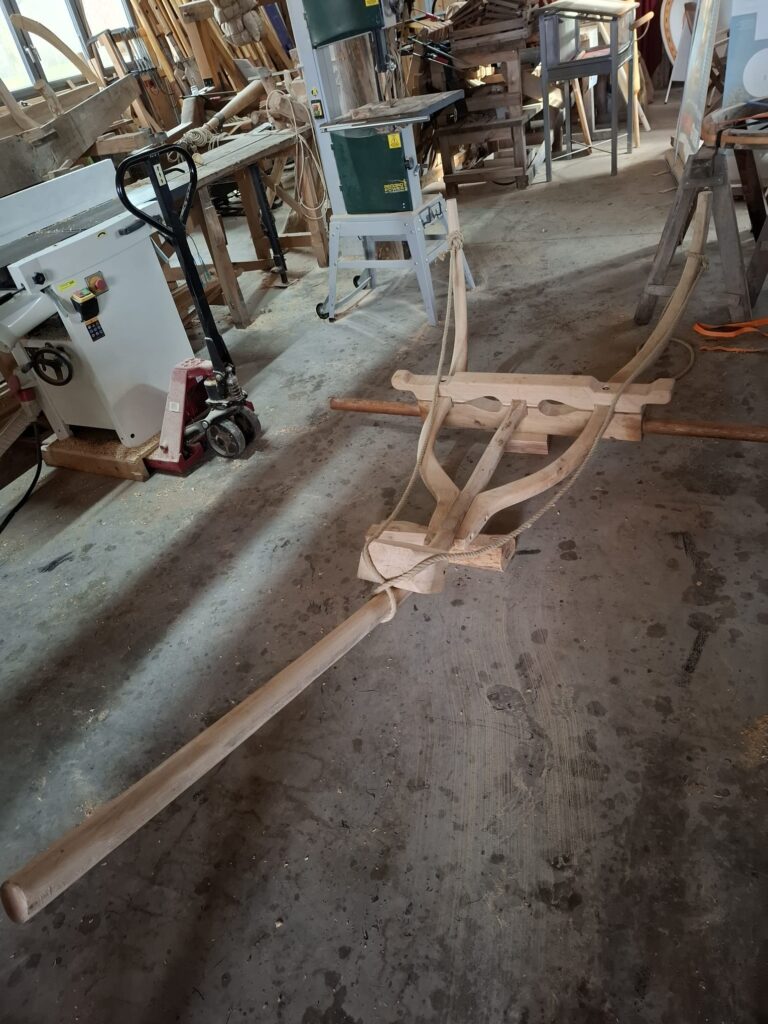 Longitudinal suspension of the Celtic wagon, an elongated construction made of wood