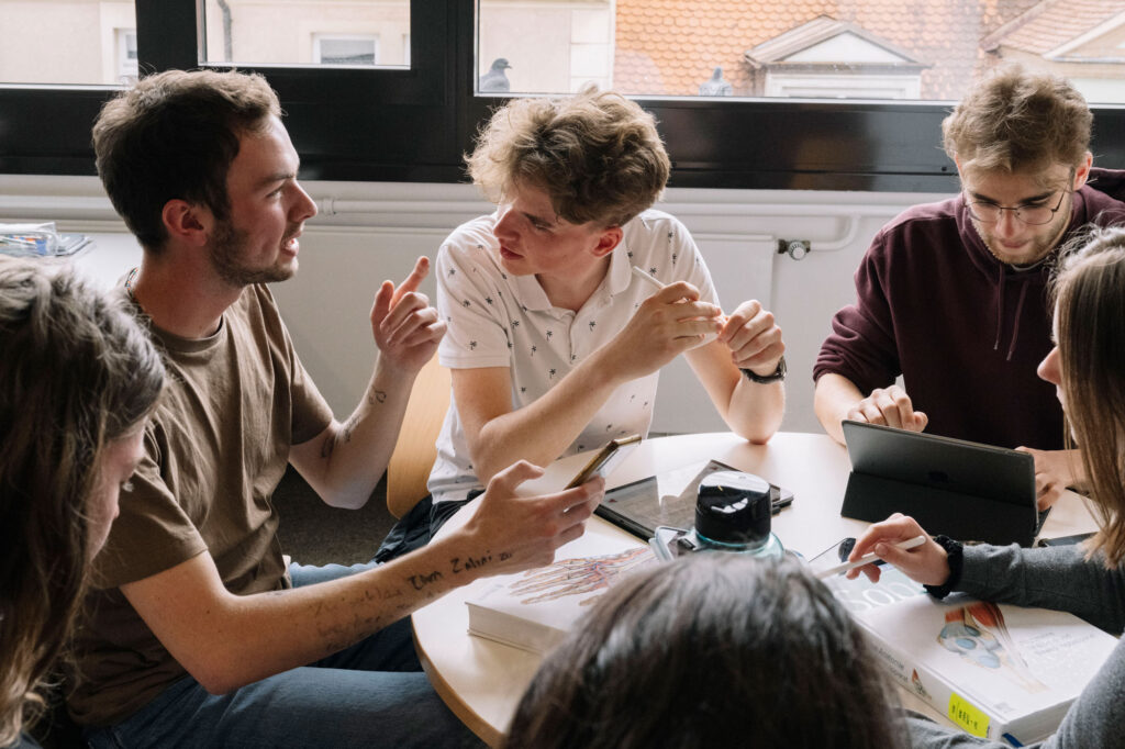 Studierende im Gespräch