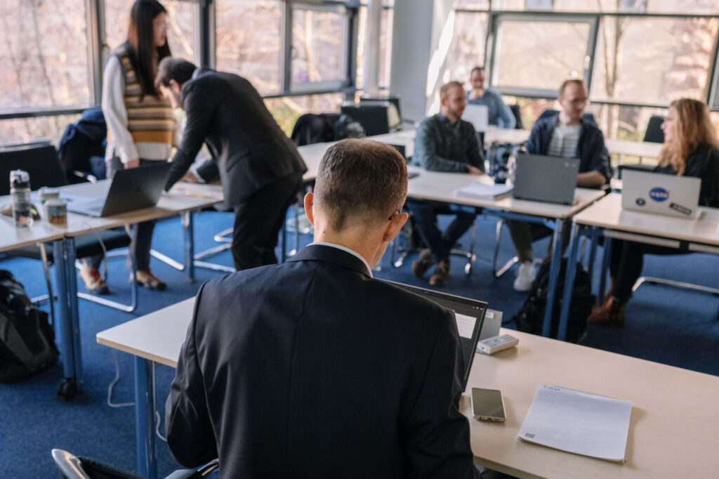 Studierende im Seminar