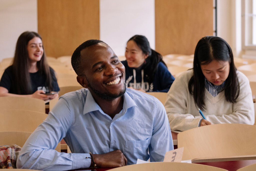 Student sitzt im Hörsaal