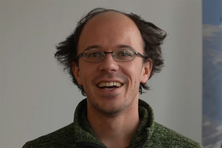 Glacier research: Artificial intelligence allows researchers to calculate snow drifts