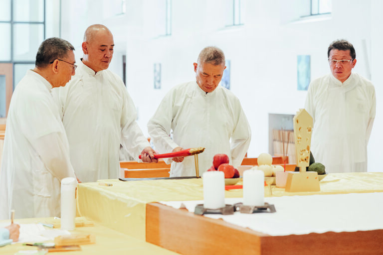 A new perspective on distant rituals