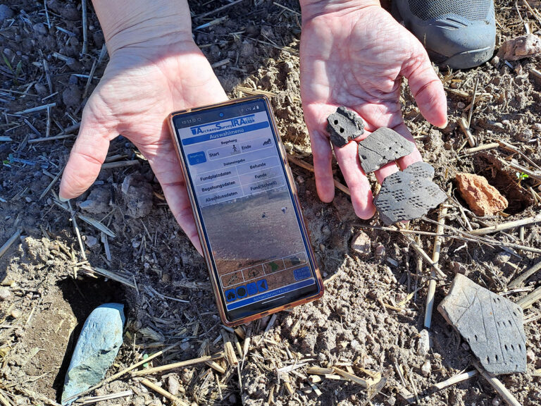 &ldquo;Citizen science&rdquo; via smartphone
