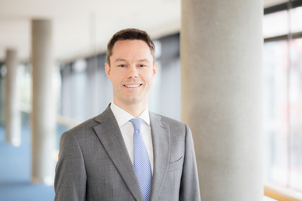 A portrait of Prof. Dr. Lorenz Graf-Vlachy
