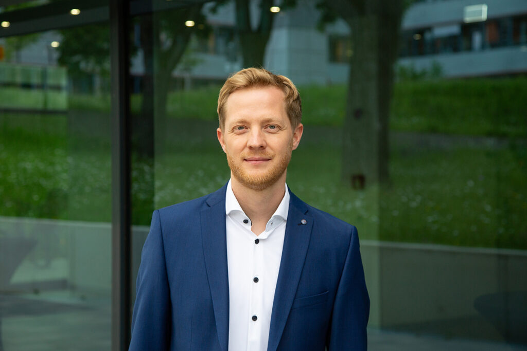 A portrait of Prof. Dr. Florian Rosar, Chair of Clinical Nuclear Medicine