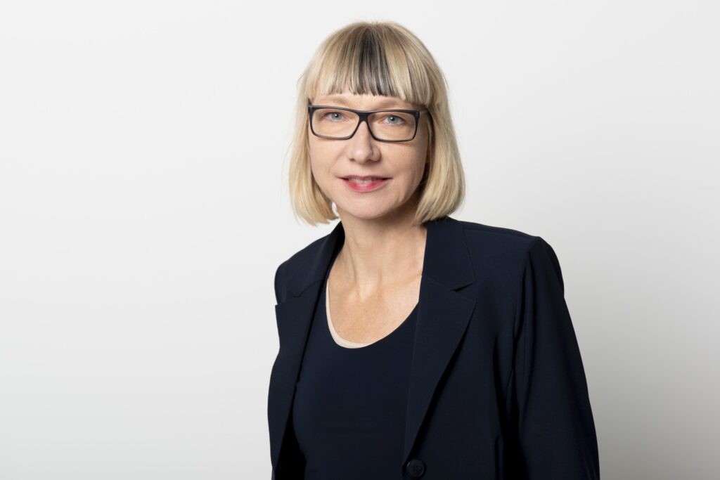 Prof. Dr. Sabine Pfeiffer, Chair of Sociology with a focus on Technology, Work, and Society at FAU.