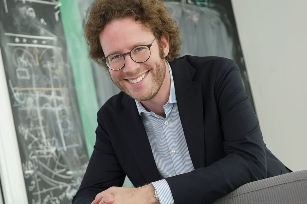 FAU-Scientist Prof. Dr. Leonhard Möckl, Professor of Nano-Optical Imaging at FAU